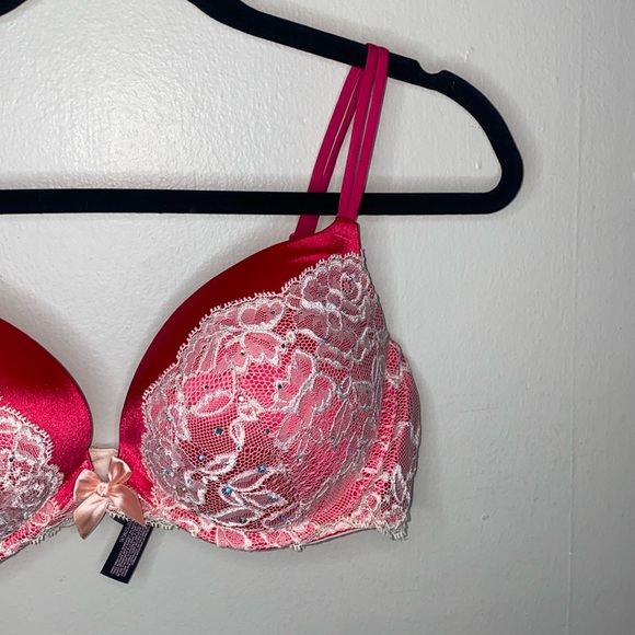 Victoria's Secret Other - 🪴Sexy Victoria Secret Plunge Padded Push-up Wired bra!